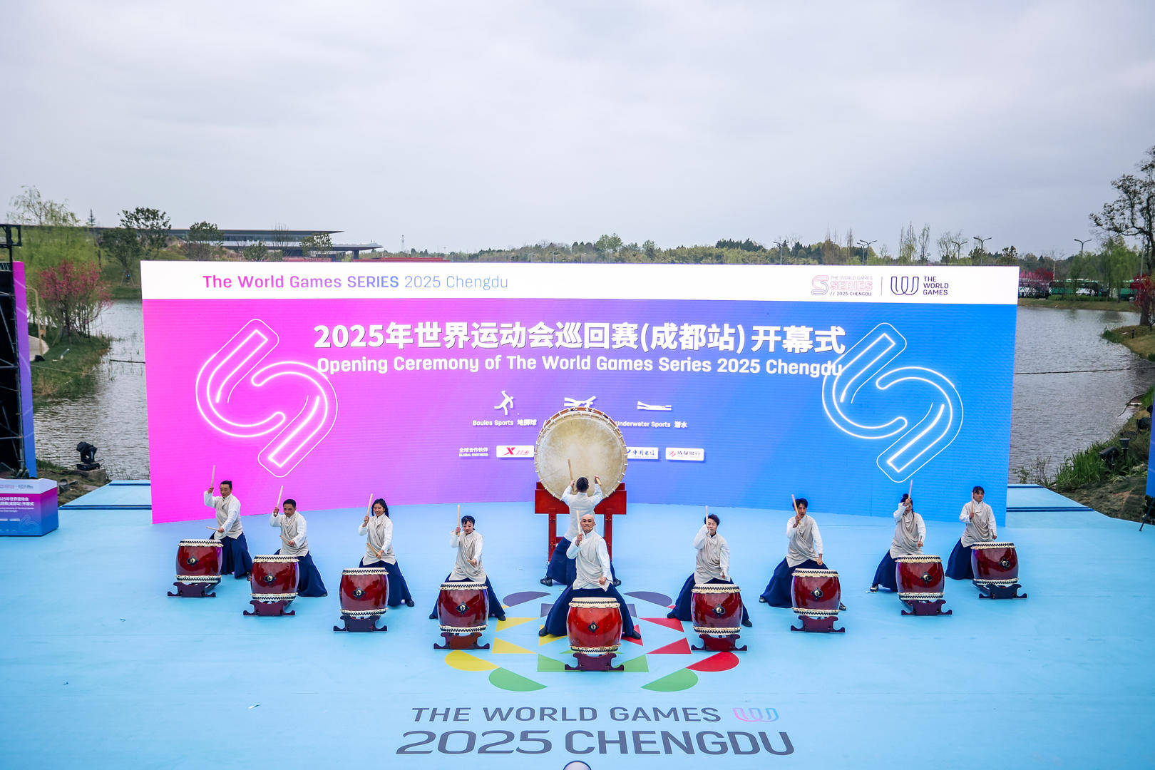 DRX险胜FNC,Xiaohu完成史诗逆转2025世界赛3:2(成都) DRX险胜FNC,Xiaohu完成史诗逆转2025世界赛3:2(成都)